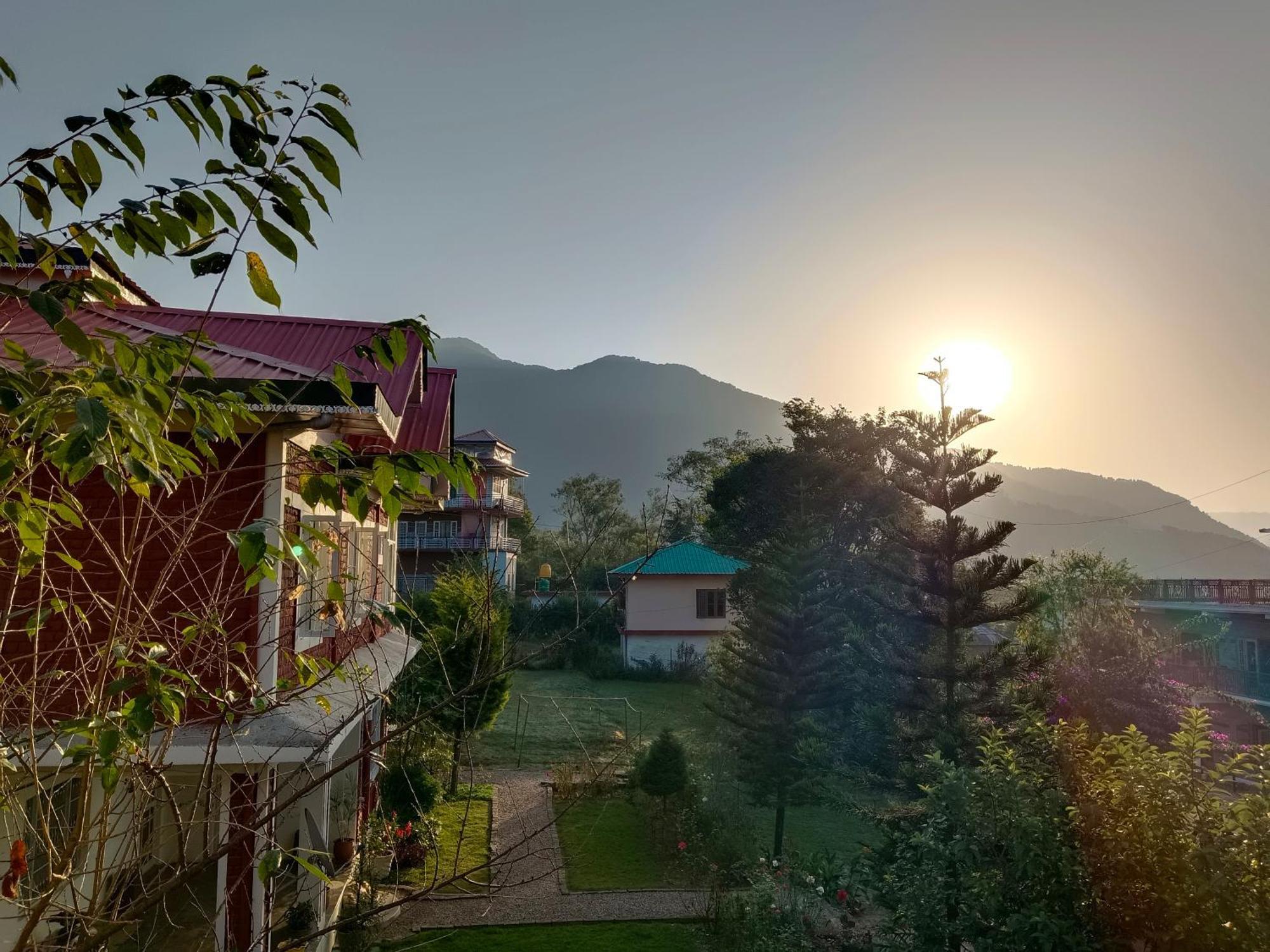 Aditya Homestay Bir-Billing Surrounded By Mountains Exteriör bild